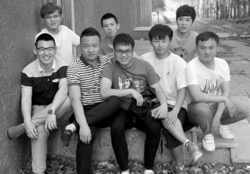 ��ҵ������ѧ4������8�˶Ա��� ���������˾���10��