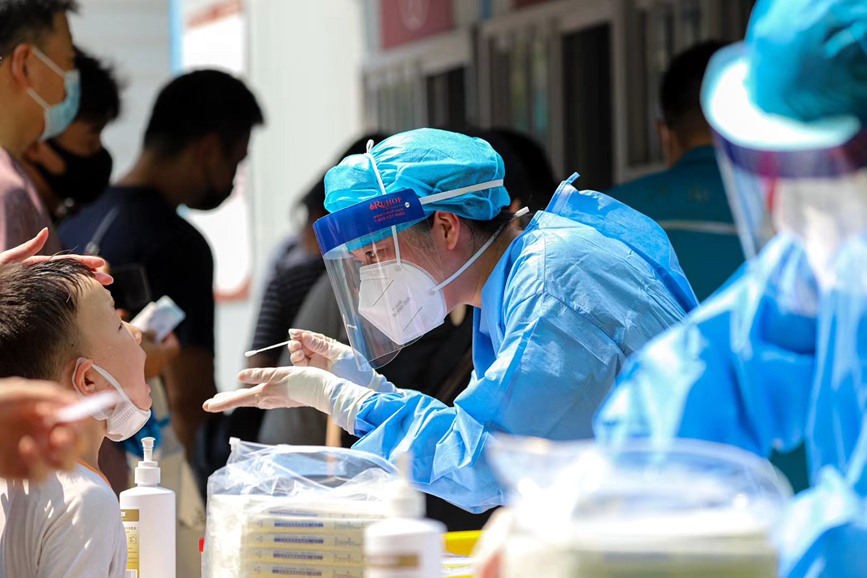      ��֣�����¹ڷ����������С��7��31�չ���ȷ�ﲡ���ж��켣������֣����Ѹ�ٷ�Ӧ����ʼȫԱ�����ᡣĿǰ��֣���и����ֵ����´������к�����㣬����˴μ�������Ӵ���ʱ�����ޣ�������Ա��ҹ�Ӱ�ӵ�Ϊ�����ǽ��м�⡭����ϸ