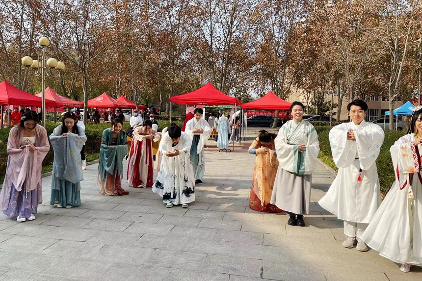 唐文化主题体验活动――服装文化。