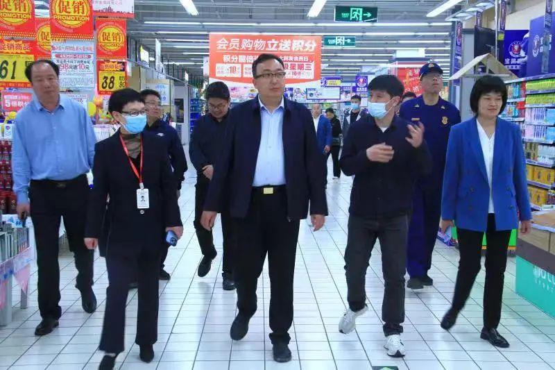 区委书记王奇山督导安全生产和促消费稳经济工作