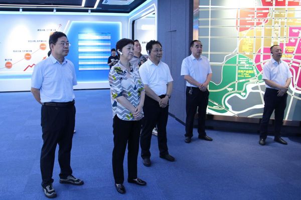 刘颖到平顶山高新区调研民营企业发展情况
