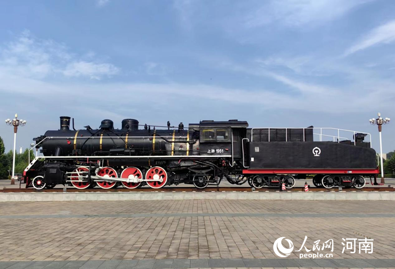 郑州铁路职业技术学院内的“上游型”蒸汽式机车。人民网 程明辉摄
