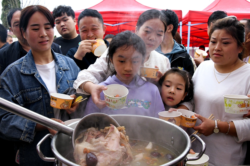 首届洛阳“嵩州药膳宴”大赛在嵩县开赛