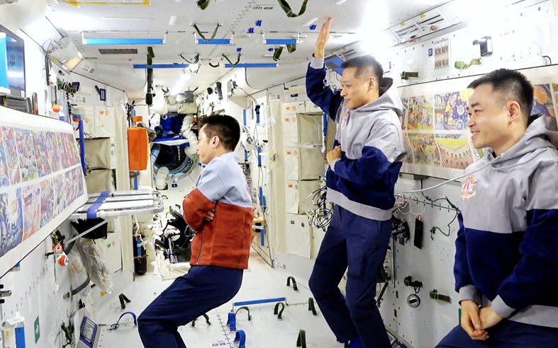 第三届“天宫画展”在中国空间站举办