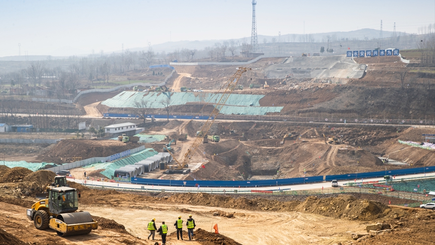 前坪水库灌区工程建设掀高潮。杨其格摄