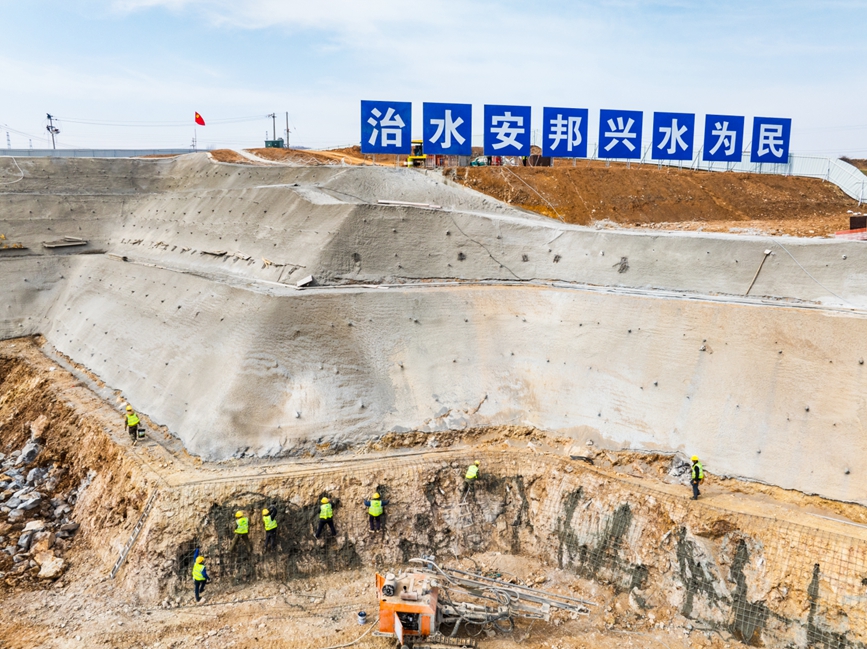 前坪水库灌区工程建设掀高潮。杨其格摄
