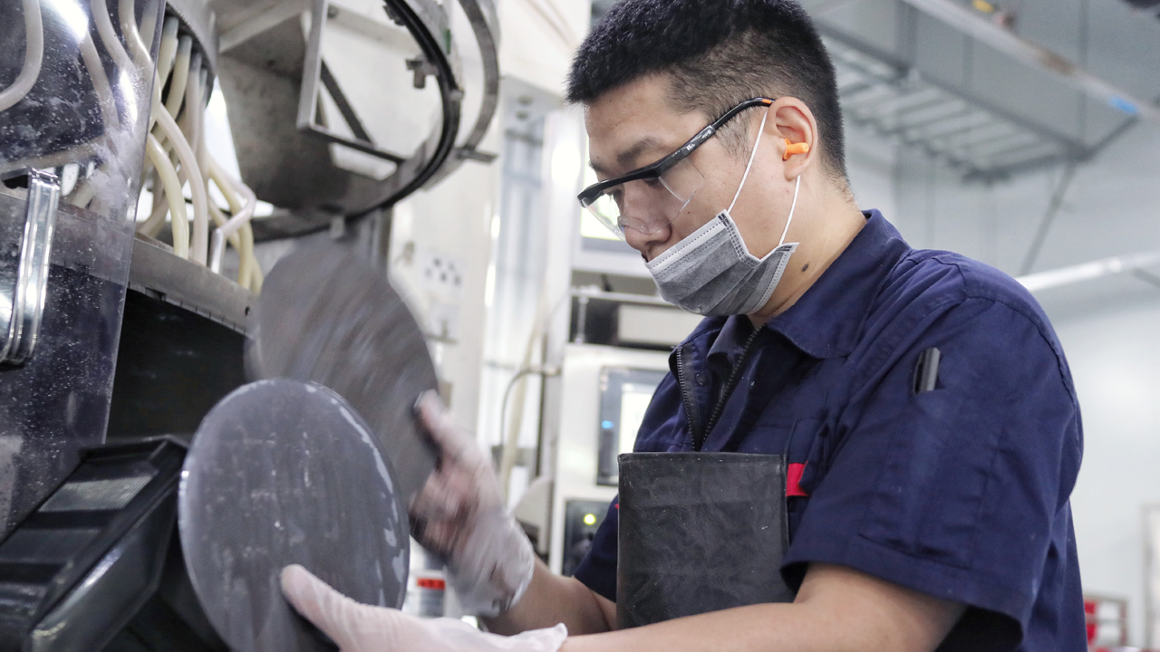 把砂变“芯片” 郑州这家企业藏着啥黑科技?