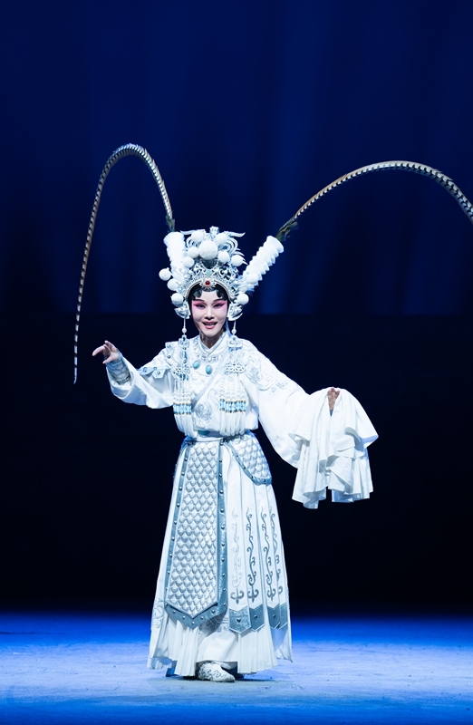 《妇好》在安阳演出剧照。河南豫剧院青年团供图