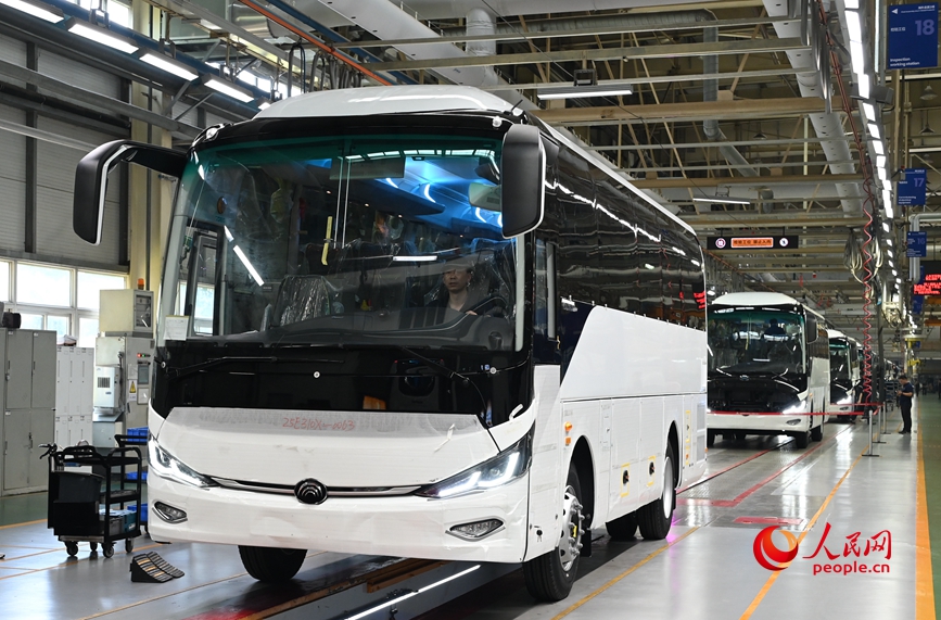 总装下线。人民网记者 王玉兴摄