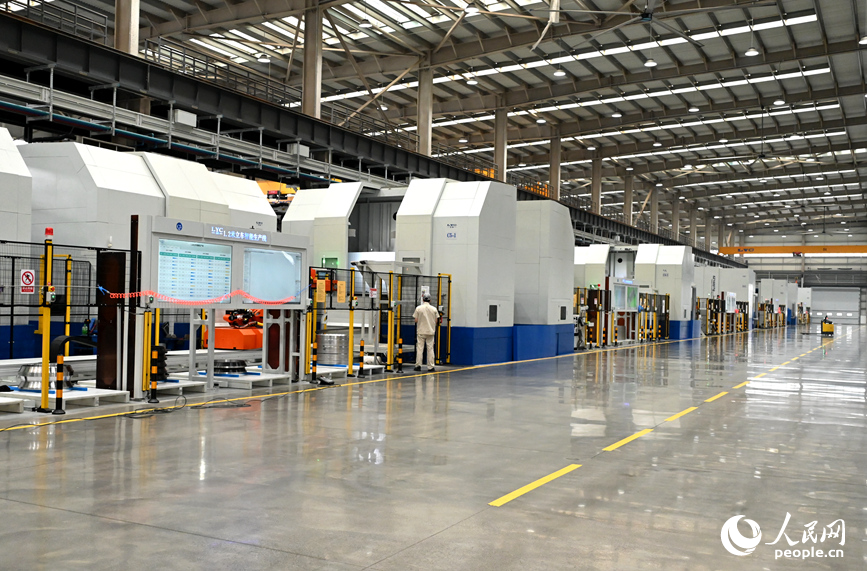 洛轴智能工厂。人民网记者 王玉兴摄 