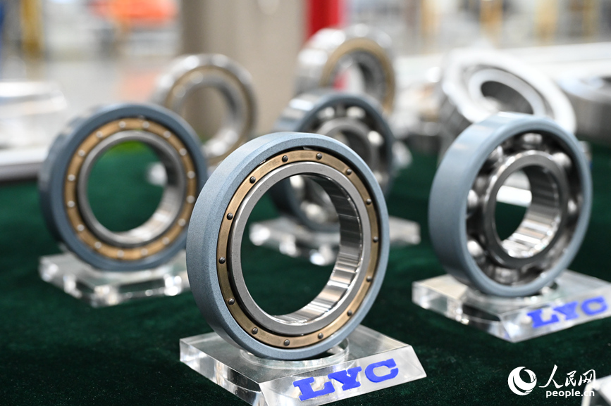  复兴号高铁列车牵引电机轴承。人民网记者 王玉兴摄