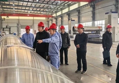 孙国权现场办公推进辖区重点项目建设