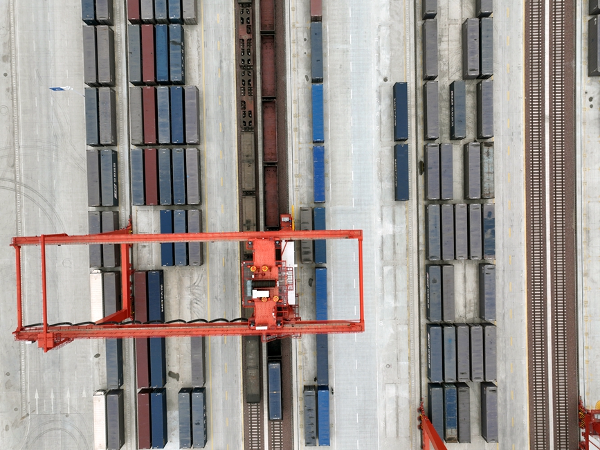 相较于初期，班列在站停留时间压缩20%以上，既降低了企业物流成本，也让中原货物出海、东南亚货物入境的时效大幅提升。栗璋鹏摄