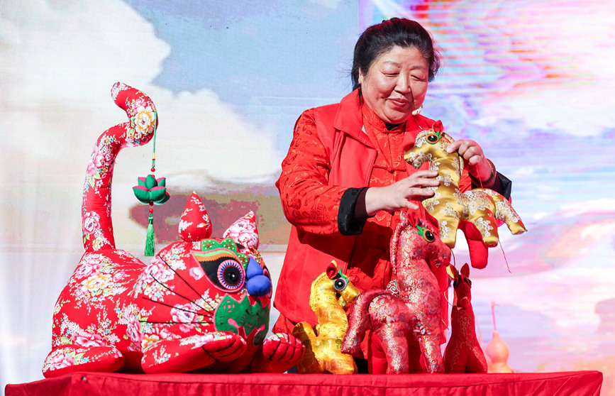 鲁山县文艺界2026年新春文艺汇演精彩上演。鲁山县委宣传部供图