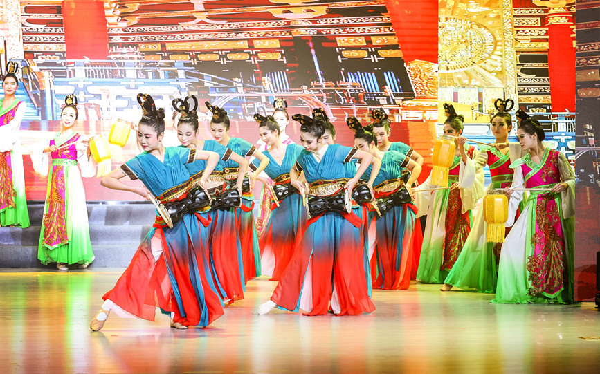 鲁山县文艺界2026年新春文艺汇演精彩上演。鲁山县委宣传部供图