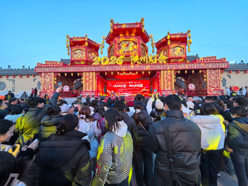 以灯会为媒促文旅共兴。陕州区委宣传部供图