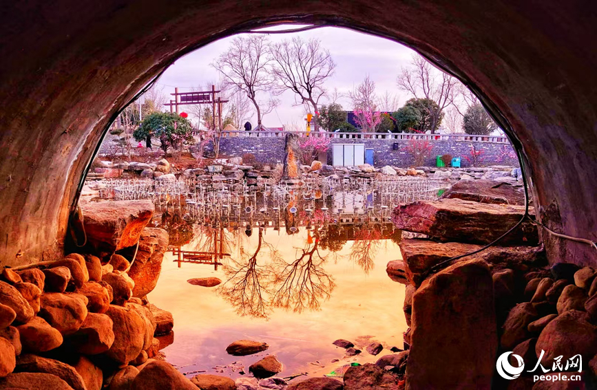 村中一隅。人民网记者 王佩摄