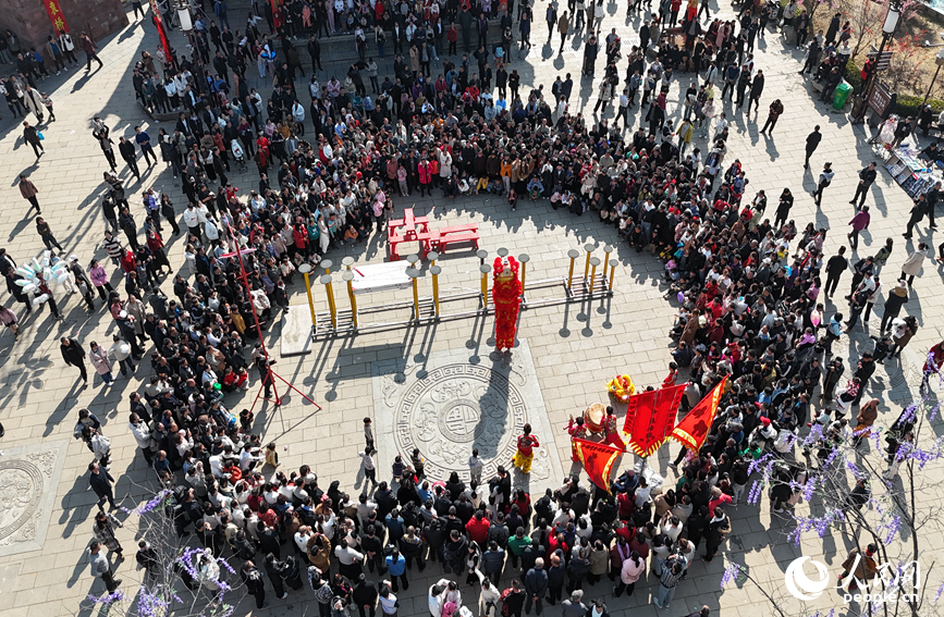 节假日游人如织。人民网记者 宋芳鑫摄