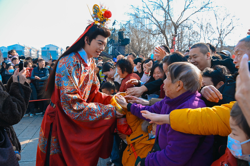 洛邑古城喜迎八方游客。洛阳市老城区委宣传部供图
