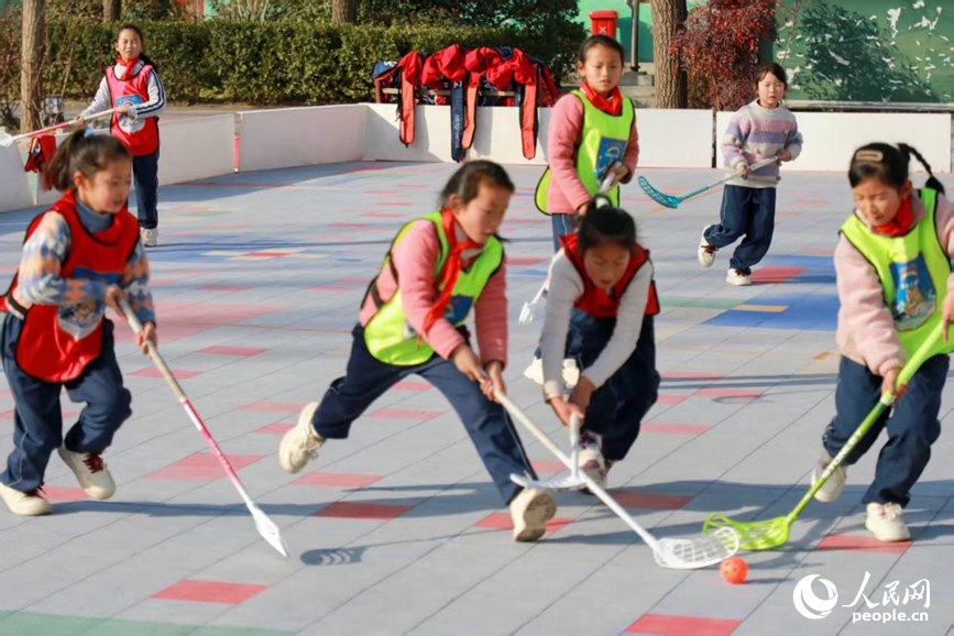 模拟对抗。人民网 程明辉摄