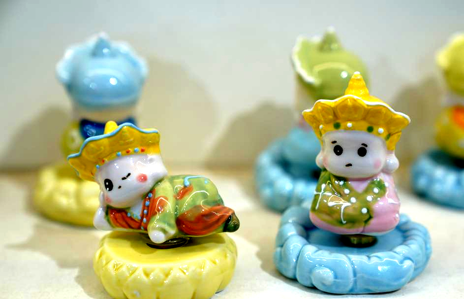 景德镇“瓷雕曾”第四代传人：让传统陶瓷以现代风貌重生