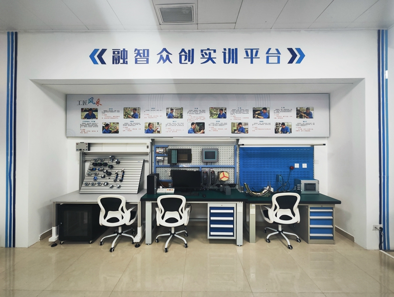 洛阳卷烟厂卷包车间的融智众创实训平台。邓中元摄