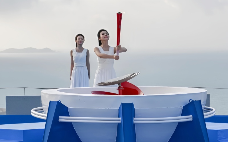 74位火炬手，把热情和海风一起传递