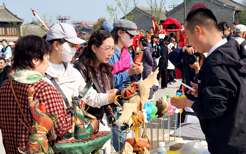 传承文明拥抱春天 2026开封清明文化节开幕