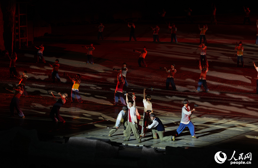 《太行・红日》实景演出再现人工天河传奇。人民网记者 宋芳鑫摄