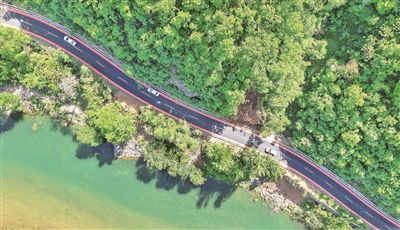 旅游公路换新颜 交旅融合铺富路