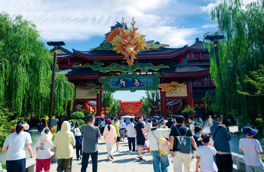 国内首个殷商主题高科技文旅景区开园。安阳方特殷商神画供图