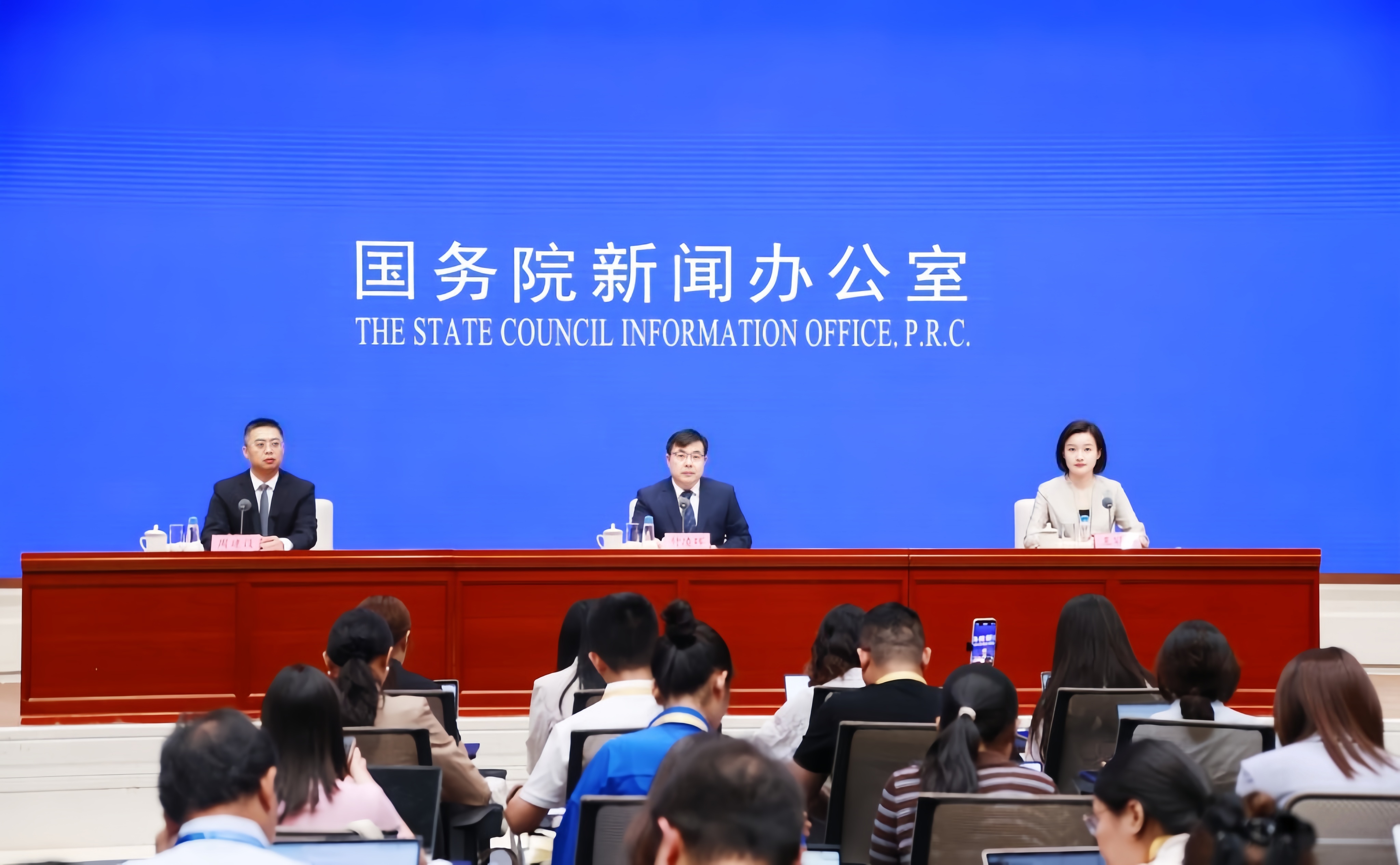 国新办举行新闻发布会 介绍2026年7月份国民经济运行情况