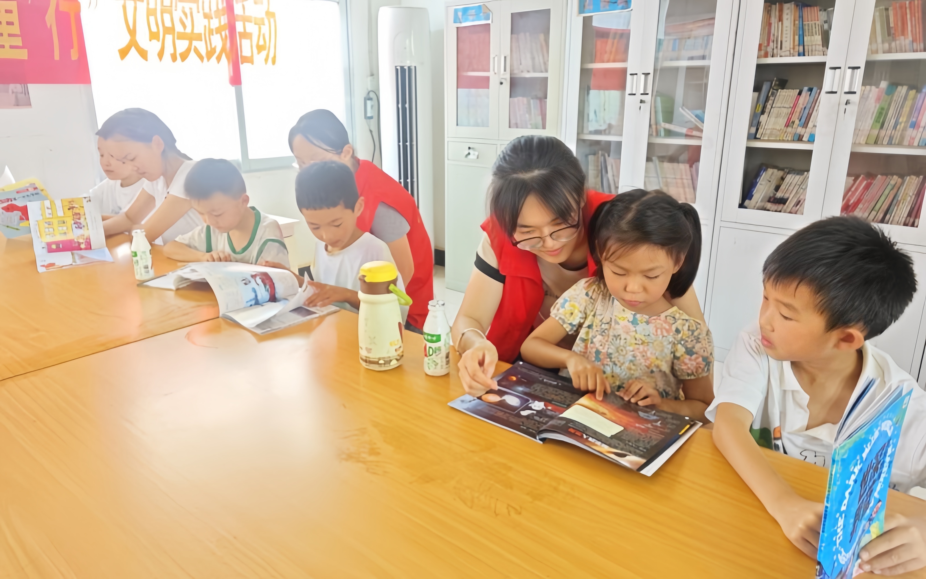 河南固始：青春志愿红 点亮文明城