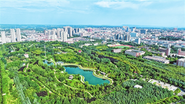 让绿意在城市延伸
