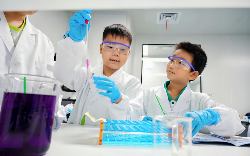 “科创少年探索营”走进中原科技城