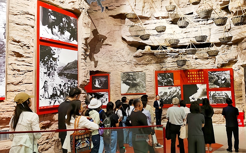 走进红旗渠纪念馆 汲取奋进力量