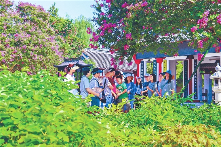 一祠传医脉 一园启新程